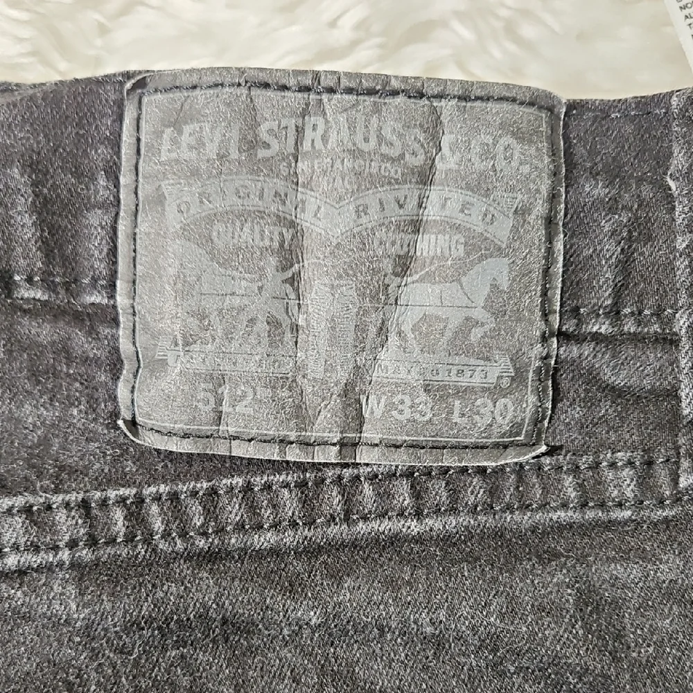 Levi's Men's Dark Gray Straight Jeans